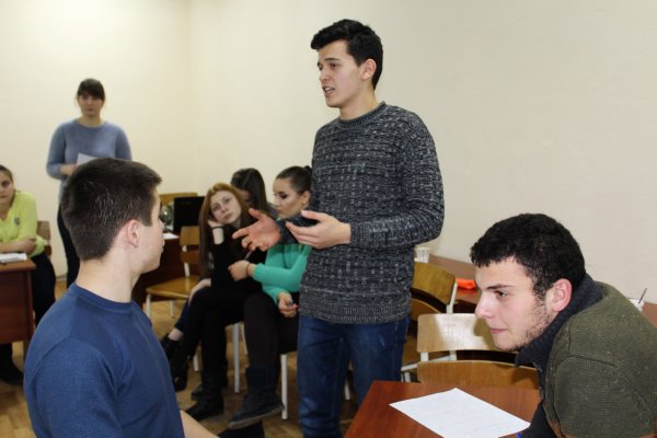 Студенты комратского колледжа дебатировали на экологическую тематику