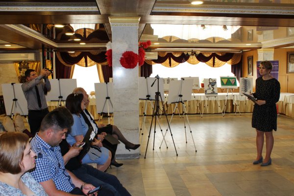Молодежь из Гагаузии и Тараклии приняла участие в дебатах в честь Дня Европы