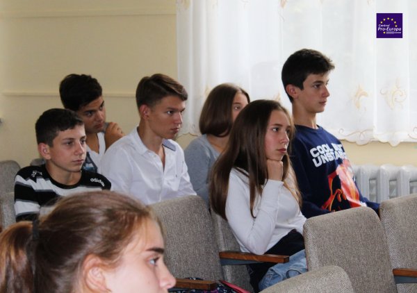 (ФОТО) Встреча с молодежью в Вулканештах
