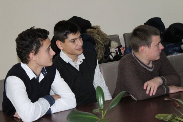 (ФОТО) Первый Дискуссионный клуб затронул тему «Волонтерство и молодежные возможности»