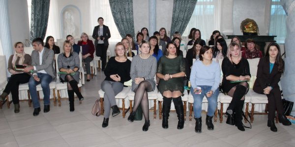 (ФОТО) Материнство и предпринимательство: В Комрате прошла Ярмарка «Бизнес-мама»