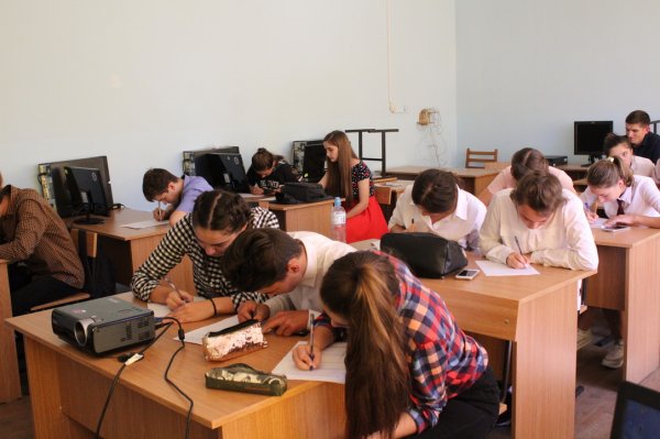 (ФОТО) Информационная встреча с учениками комратского лицея им. Эминеску