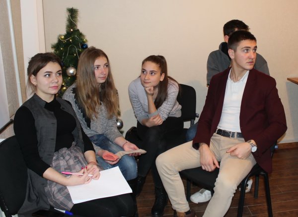 (ФОТО) Волонтеры Евроклубов отметили новогодние праздники вместе с “Pro-Europa”