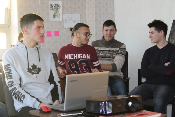 (ФОТО) В Чадыр-Лунге молодежь обсуждала тему гражданского активизма