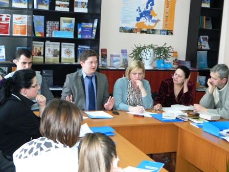 В КГУ состоялся круглый стол "Социальное и культурное пространство Европейского Союза" при содействии Центра "Pro-Europa"