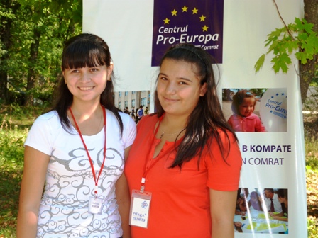 Центр "Pro-Europa" в "Олимпийце" организовал социальную акцию ко Дню Европейских языков