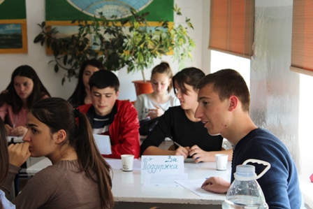 Волонтеры Евроклуба Чадыр-Лунга впервые дебатируют