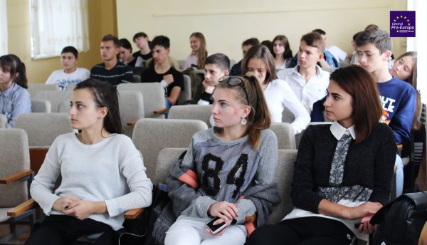 (ФОТО) Встреча с молодежью в Вулканештах